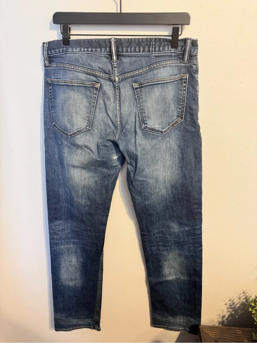 Banana Republic Men's Straight Leg Distressed Medium Wash Denim Jeans 33x34
